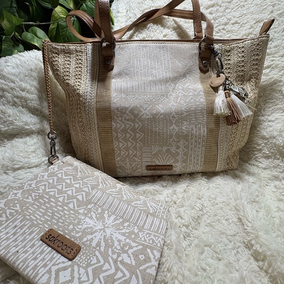Sakroots Handbags - Sakroots Beige and White Tote Bag Set